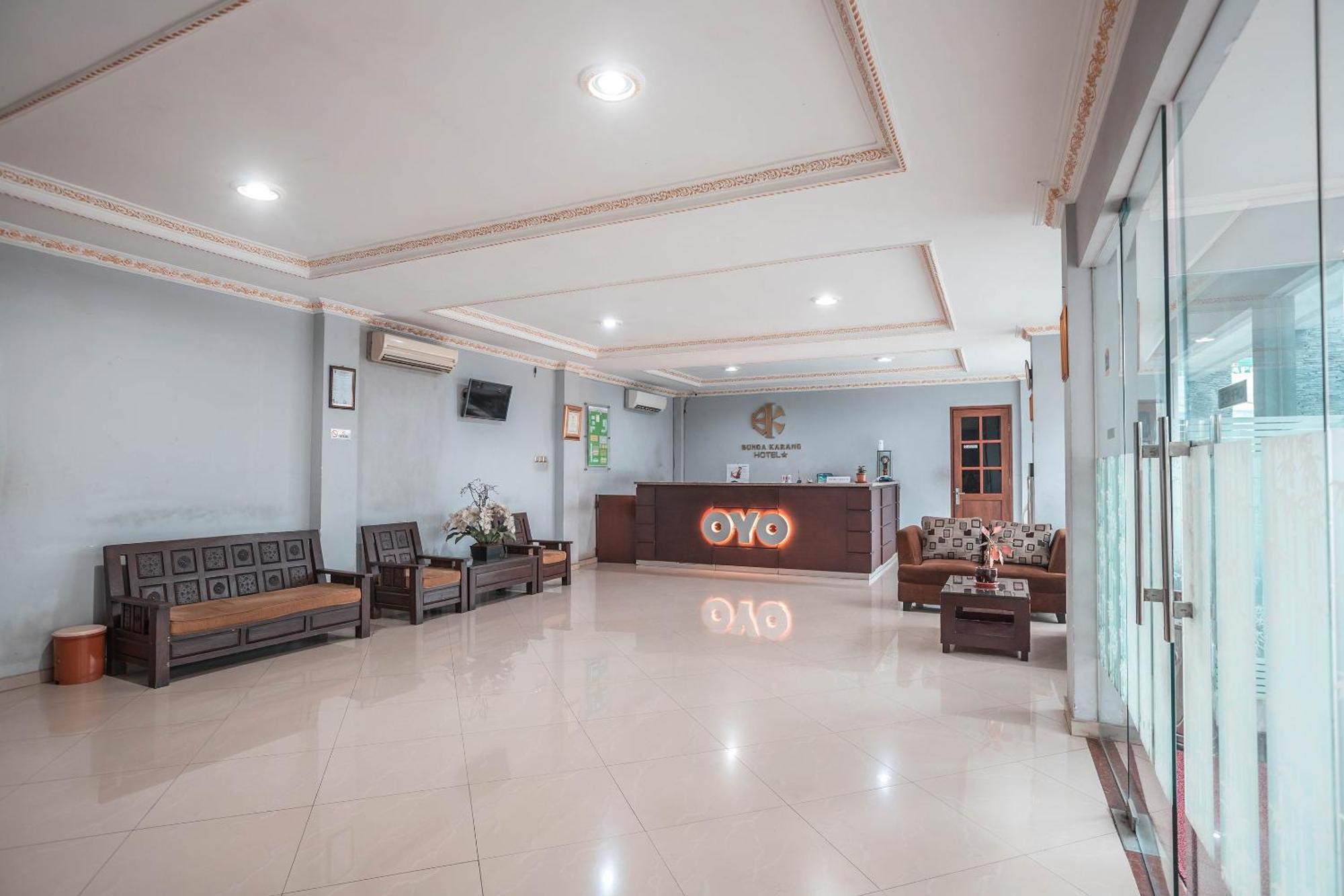 Super Oyo 686 Bunga Karang Hotel Bekasi Exterior foto