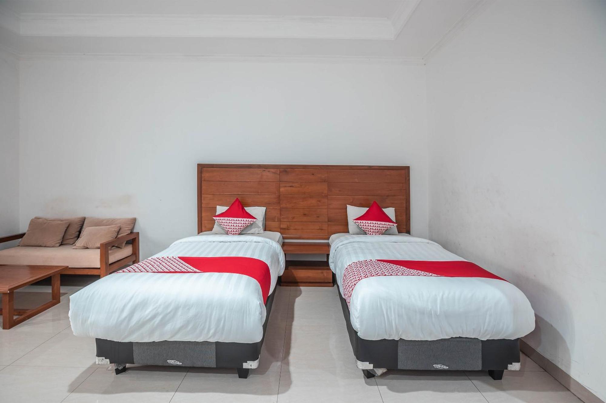 Super Oyo 686 Bunga Karang Hotel Bekasi Exterior foto